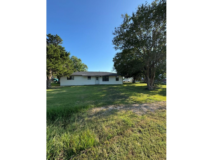 Newly remodeled 3-bedroom, 3-bath home on a spacious corner lot! - Beach Home for sale in Palacios, Texas on Beachhouse.com