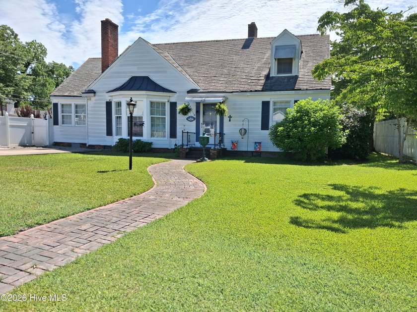 Timeless old-world character just moments from downtown and the - Beach Home for sale in Elizabeth City, North Carolina on Beachhouse.com