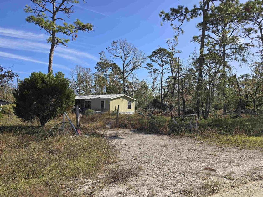 Calling all renovators and bargain hunters! Looking for a - Beach Home for sale in Keaton Beach, Florida on Beachhouse.com