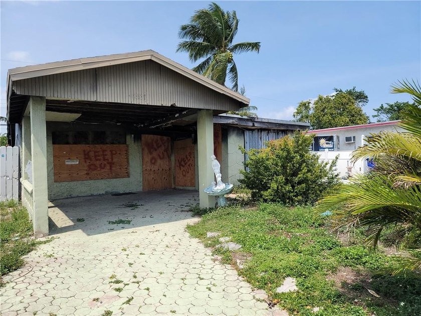Cash only. Investor opportunity. Home has extensive fire damage - Beach Home for sale in Pompano Beach, Florida on Beachhouse.com