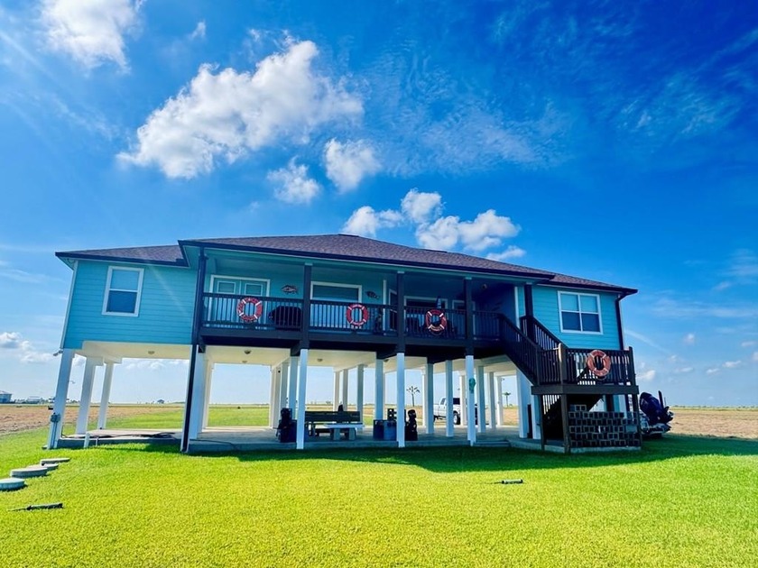 Welcome to this fully furnished, move-in ready, three-bedroom - Beach Home for sale in Palacios, Texas on Beachhouse.com