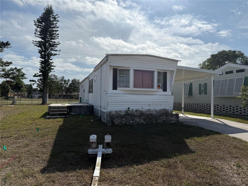 Under contract-accepting backup offers. Welcome to 5086 Palena - Beach Home for sale in North Port, Florida on Beachhouse.com