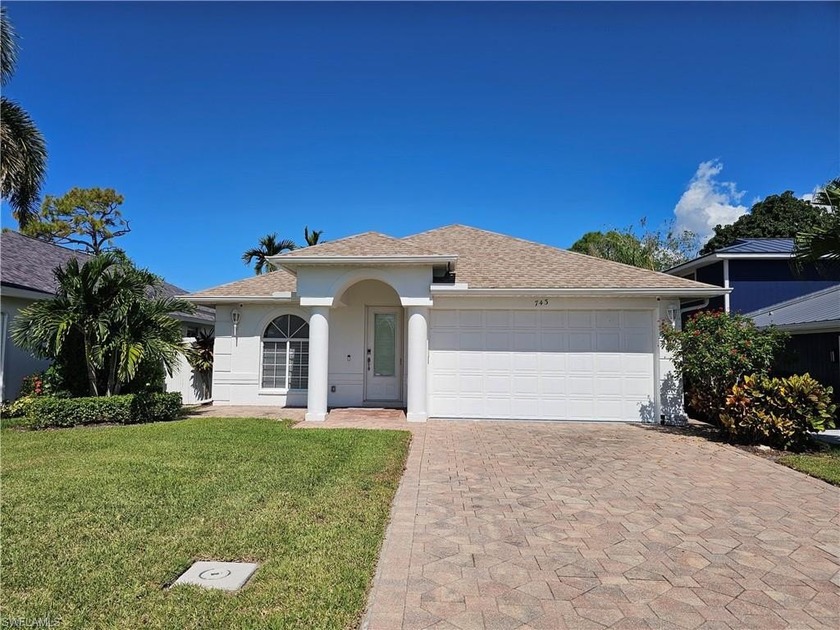 THIS STUNNING POOL HOME IN DESIRABLE NAPLE PARK LOCATION IS THE - Beach Home for sale in Naples, Florida on Beachhouse.com