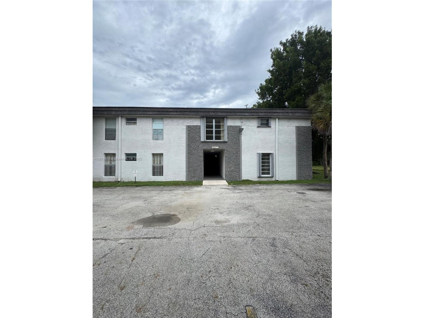 Great investment property with income already in place - Beach Condo for sale in Miami, Florida on Beachhouse.com