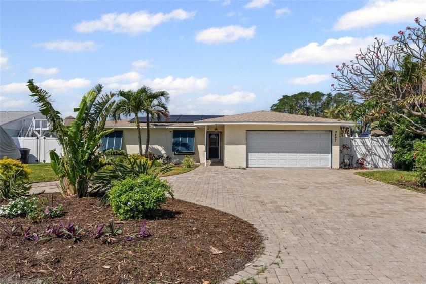 Live the Florida waterfront lifestyle in this boater's paradise - Beach Home for sale in St. Petersburg, Florida on Beachhouse.com