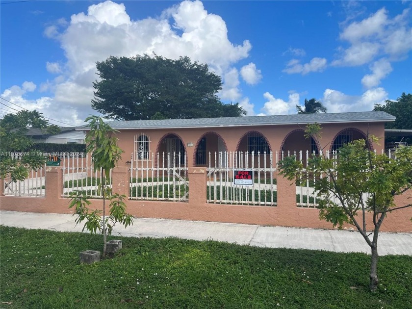 Spacious 2913 SQ Ft Single Family Home, 5 Bedroom / 4 Baths with - Beach Home for sale in Miami, Florida on Beachhouse.com