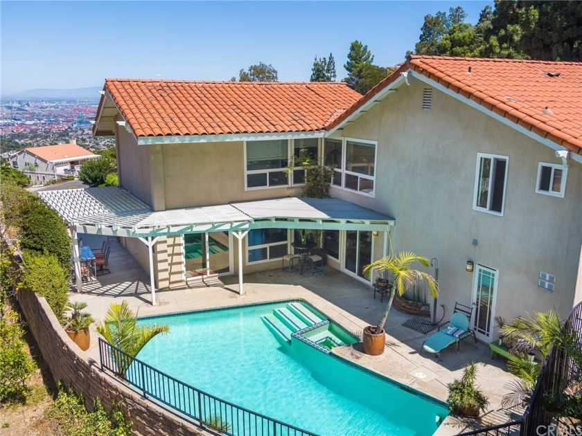 LOCATED ON THE MOST DESIRABLE STREET IN RPV. THIS HOME HAS - Beach Home for sale in Rancho Palos Verdes, California on Beachhouse.com