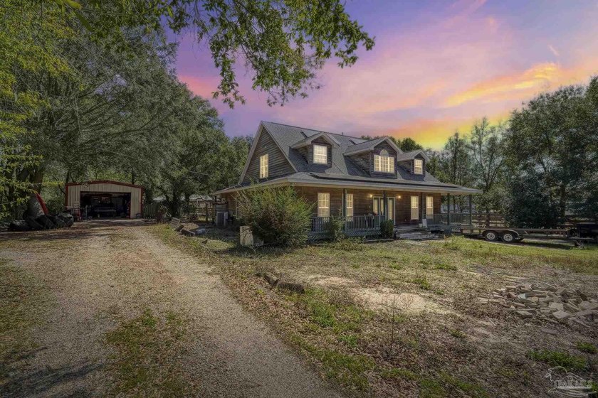 Located in the heart of Gulf Breeze, where white-sand beaches - Beach Home for sale in Gulf Breeze, Florida on Beachhouse.com