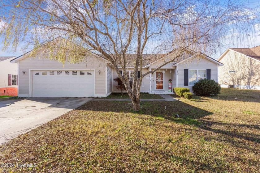 Welcome to this delightful 3 bedroom, 2 bathroom home nestled in - Beach Home for sale in Shallotte, North Carolina on Beachhouse.com