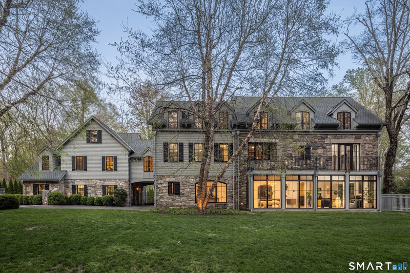 Tucked behind a gated entry in Old Hill, this stunning 5 bedroom - Beach Home for sale in Westport, Connecticut on Beachhouse.com