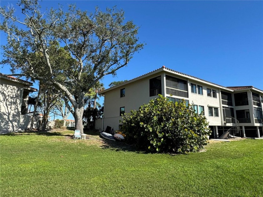 This UPPER , Corner , Condo is flooded with light from a South - Beach Condo for sale in Tarpon Springs, Florida on Beachhouse.com