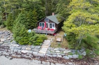 Original 1950&#039;s rustic log cabin with Spectacular views of - Beach Home for sale in Surry, Maine on Beachhouse.com