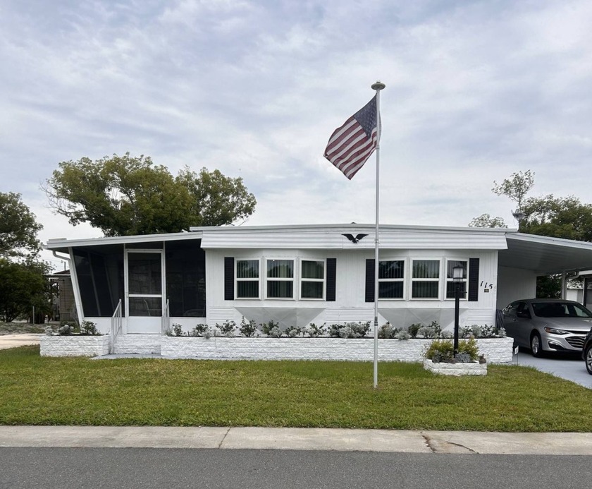 MOTIVATED SELLER!!    Welcome to your sanctuary! This move-in - Beach Home for sale in Port Orange, Florida on Beachhouse.com