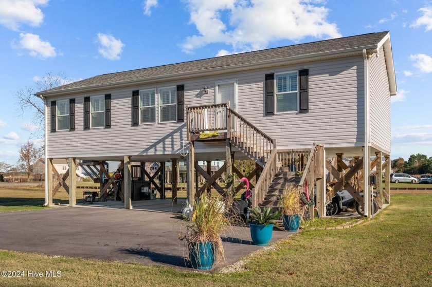 2021 built 3 bedroom 2 bath home with 120 feet of canal frontage - Beach Home for sale in Chocowinity, North Carolina on Beachhouse.com