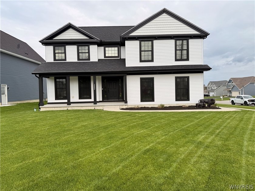 Large classy 3 bdrm, 2.5 bath Colonial on a corner lot with, 2 - Beach Home for sale in Hamburg, New York on Beachhouse.com