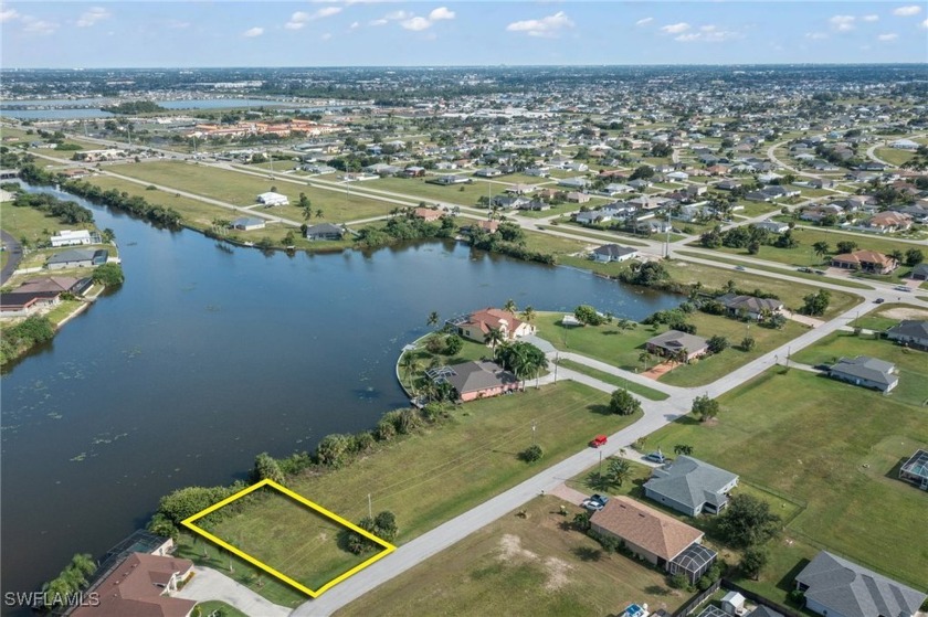 Beautiful big water view from this Cape Coral residential lot - Beach Lot for sale in Cape Coral, Florida on Beachhouse.com