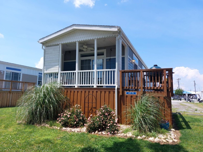 This beautiful two bedroom two bath home is just waiting for you - Beach Home for sale in Poquoson, Virginia on Beachhouse.com