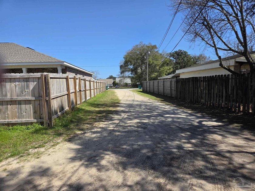 Amazing Ft Walton Beach opportunity! Fire damaged home on .25 - Beach Home for sale in Fort Walton Beach, Florida on Beachhouse.com