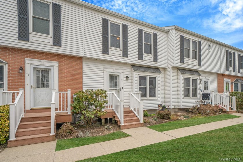 Welcome to Hidden Lake Estates, a well-maintained waterfront - Beach Home for sale in Amityville, New York on Beachhouse.com
