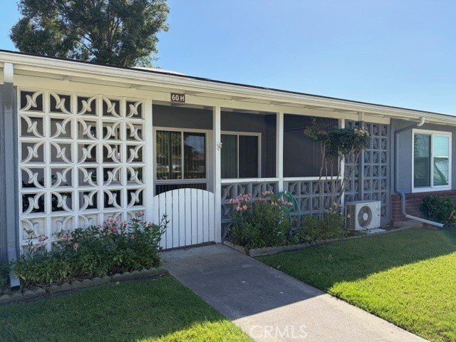 (Mutual 1-60-H), Darling one bed, one bath cottage with new - Beach Other for sale in Seal Beach, California on Beachhouse.com