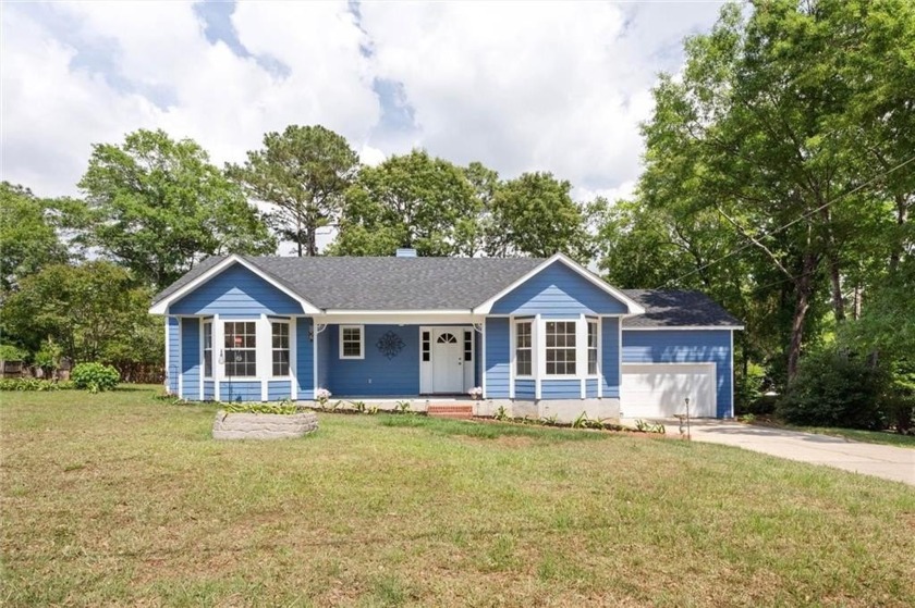 This rare 4 bed 3 full bath property in a Lake Forest cul-de-sac - Beach Home for sale in Daphne, Alabama on Beachhouse.com