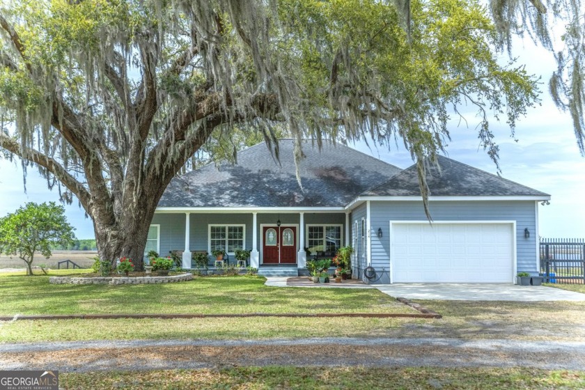 Boaters be aware! Finally, your dream home and location is - Beach Home for sale in Saint Marys, Georgia on Beachhouse.com