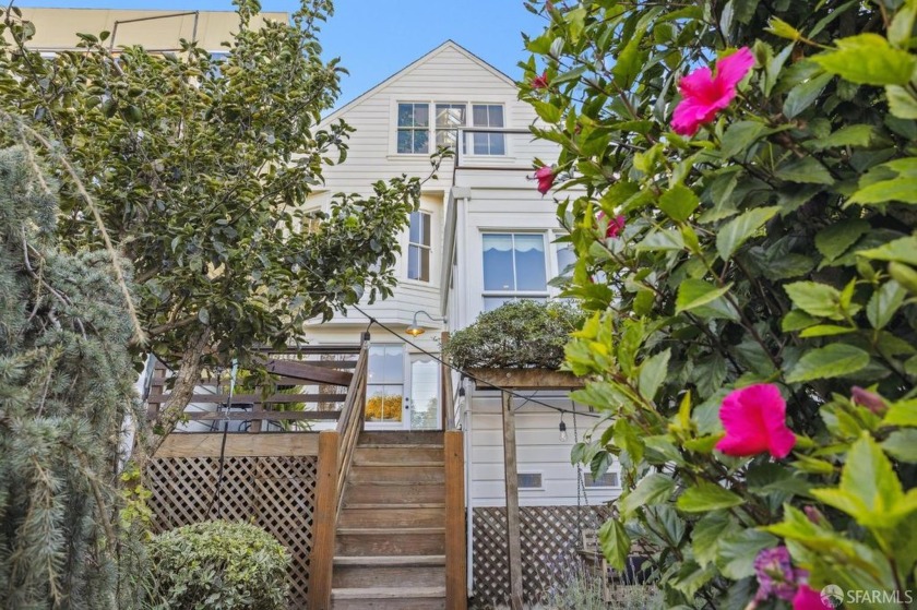 Gorgeous Noe Valley Victorian w/ Panoramic Views & Charming - Beach Home for sale in San Francisco, California on Beachhouse.com