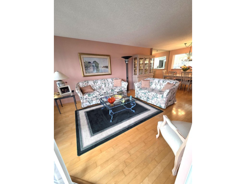 LAKESIDE LIVING WITH SPACE, STYLE & RESORT AMENITIES- WELCOME TO - Beach Condo for sale in Tamarac, Florida on Beachhouse.com
