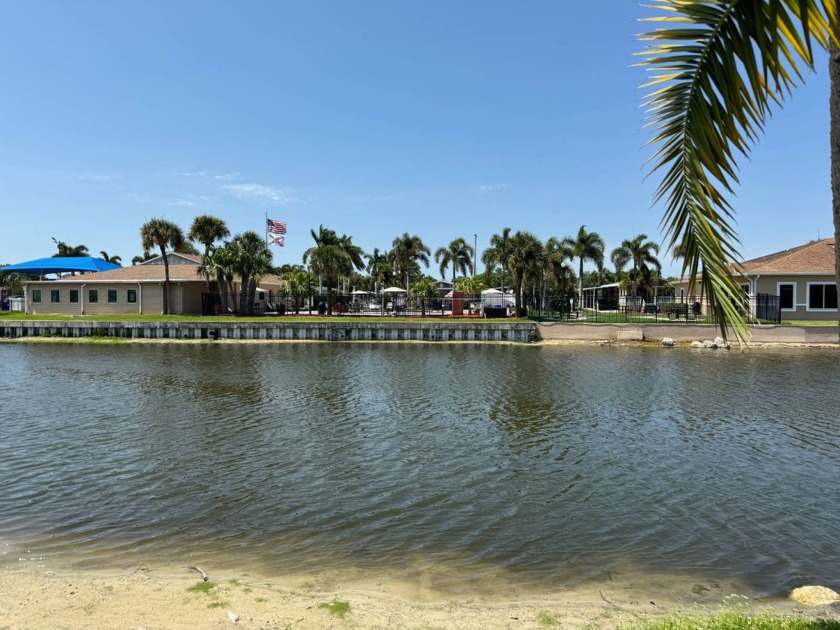 JUST REDUCED/FAMILY PARK!/TAMPA 3BEDS/2BATHS./LAKE VIEW/ - Beach Home for sale in Tampa, Florida on Beachhouse.com