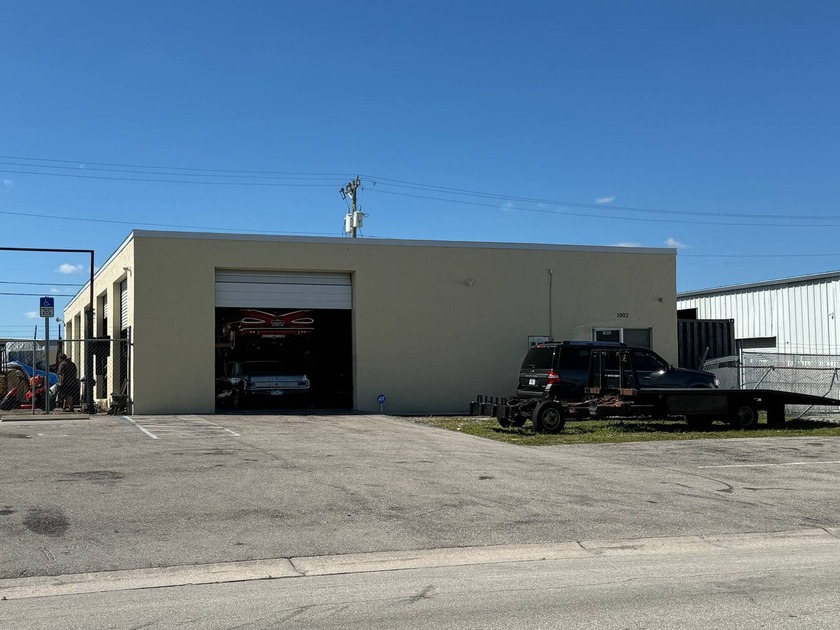 For Sale Warehouse/Automotive shop Centrally located in Mid Cape - Beach Commercial for sale in Cape Coral, Florida on Beachhouse.com