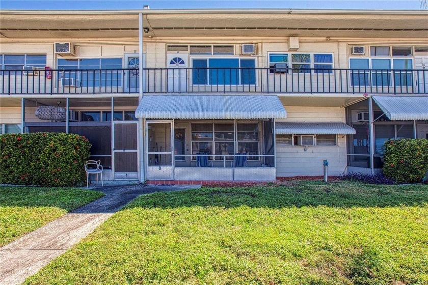 Enjoy comfortable, easy living in this move-in ready 1-bedroom - Beach Condo for sale in Kenneth City, Florida on Beachhouse.com