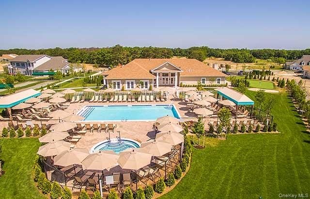 THIS PARTICULAR UNIT BOASTS SUPERIOR LOCATION,LOCATION,LOCATION - Beach Condo for sale in Shirley, New York on Beachhouse.com