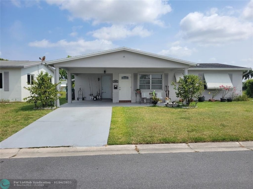 2/2 home with canal view, located on 55+ community, low HOA - Beach Home for sale in Margate, Florida on Beachhouse.com