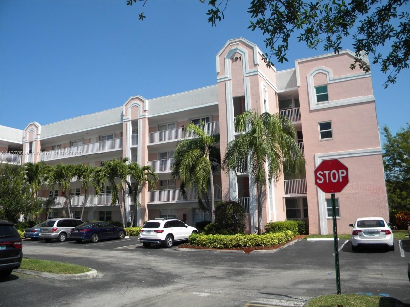 HUGE REDUCTION THE SELLER IS WILLING TO ACCEPT  $ 230,000 WITH A - Beach Condo for sale in Sunrise, Florida on Beachhouse.com