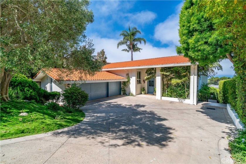 Experience the best in Palos Verdes luxury real estate with this - Beach Home for sale in Palos Verdes Estates, California on Beachhouse.com