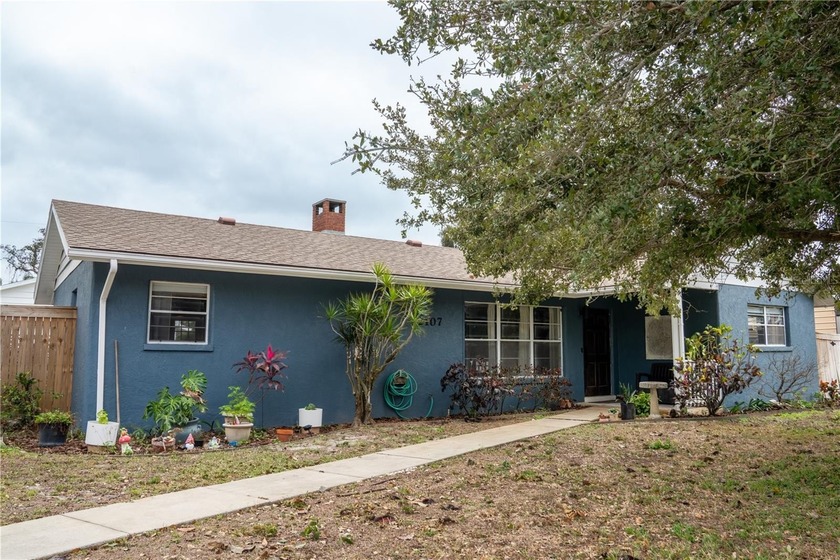 Welcome to your opportunity to own a slice of coastal Florida - Beach Home for sale in Palmetto, Florida on Beachhouse.com