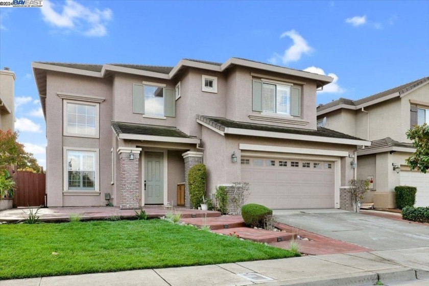 Luxury Living in Incredible Twin Bridges Community!! This - Beach Home for sale in Hayward, California on Beachhouse.com