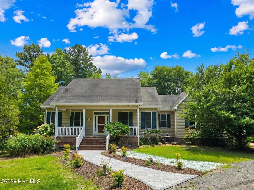 Turn Key, Move Right in! Private waterfront living on 3.57 acres - Beach Home for sale in Hertford, North Carolina on Beachhouse.com