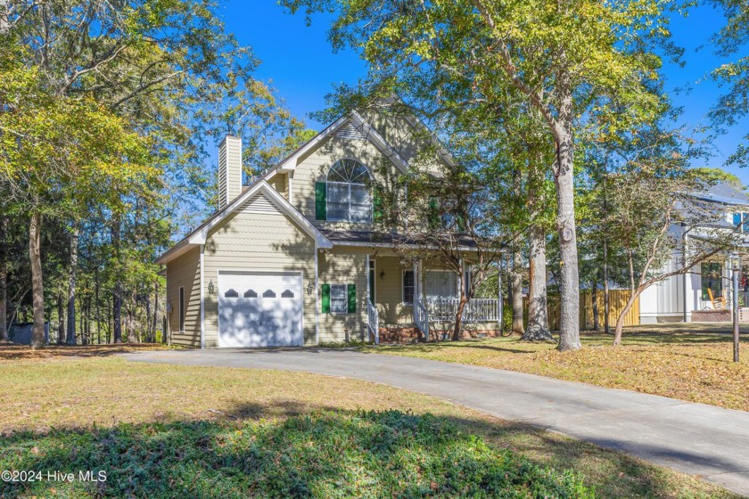 NO HOA FEES ! GOLF CART TO DOWNTOWN SOUTHPORT ! Nestled in the - Beach Home for sale in Southport, North Carolina on Beachhouse.com