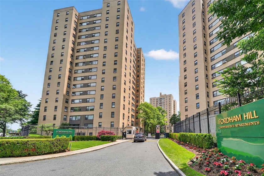 Welcome to 6 Fordham Hill Oval, Apartment #14B - a bright and - Beach Home for sale in Bronx, New York on Beachhouse.com