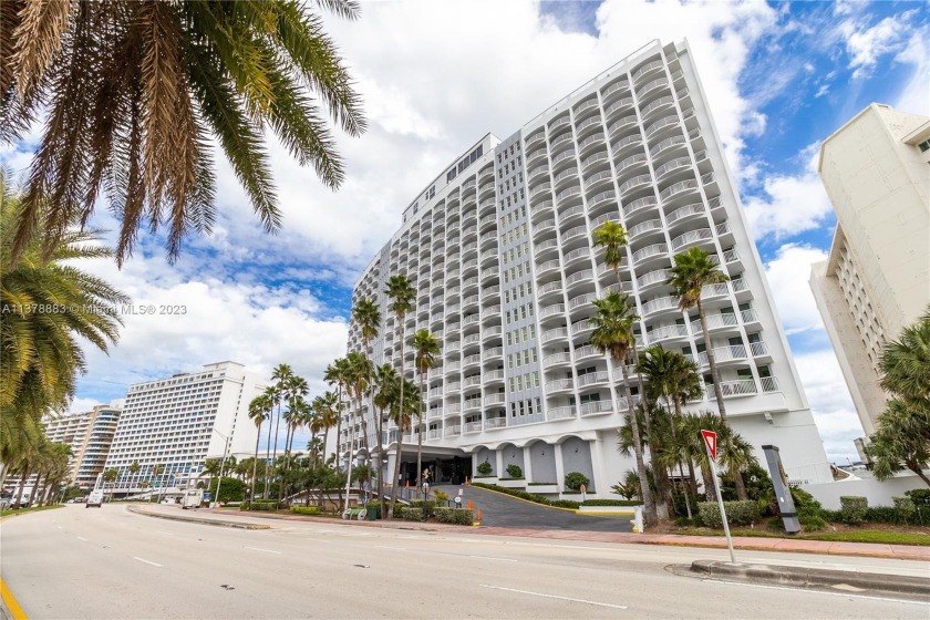 Fully renovated apartment in a Resort-style oceanfront building - Beach Condo for sale in Miami Beach, Florida on Beachhouse.com