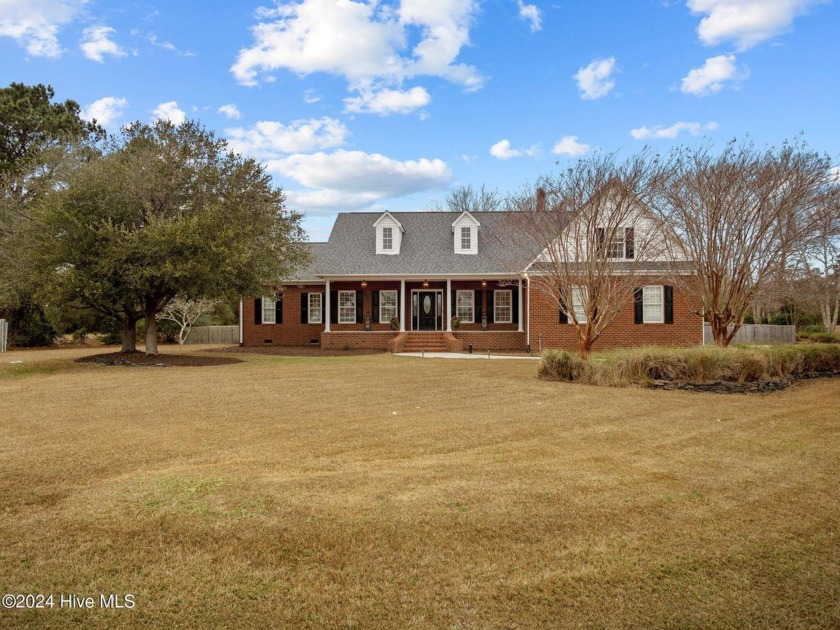 Welcome to 214 Island drive, your dream home, where ''Salt - Beach Home for sale in Newport, North Carolina on Beachhouse.com