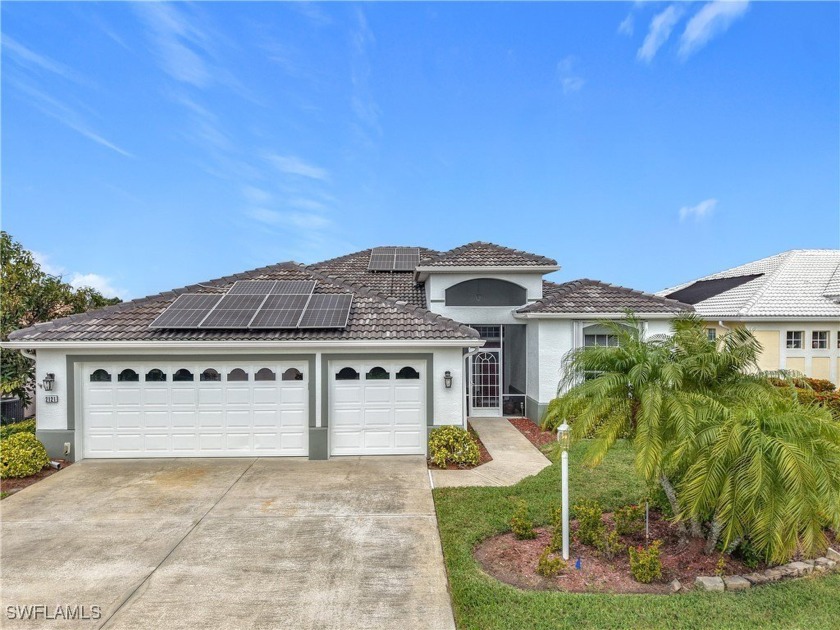 This spacious Heron IV model home in Herons Glen Golf and - Beach Home for sale in North Fort Myers, Florida on Beachhouse.com