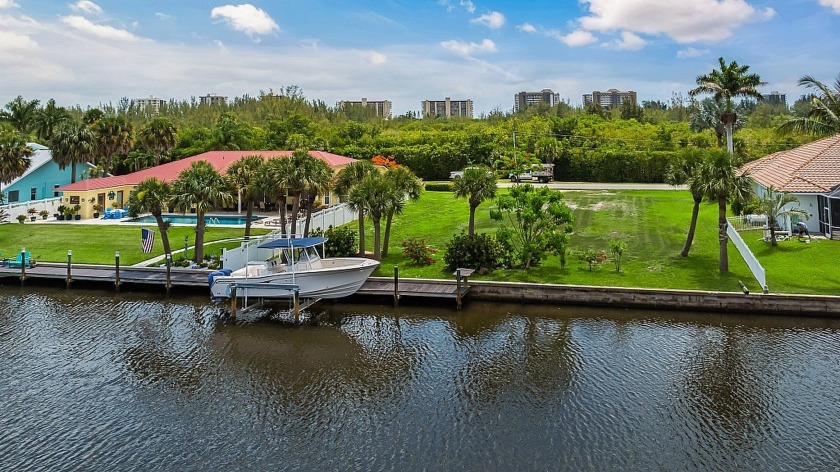 Waterfront lot in gated community, on A1A. Queens Cove is a - Beach Lot for sale in Hutchinson Island, Florida on Beachhouse.com