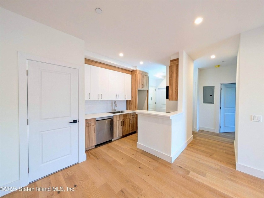 Discover unparalleled modern elegance in this stunning new - Beach Condo for sale in Staten Island, New York on Beachhouse.com