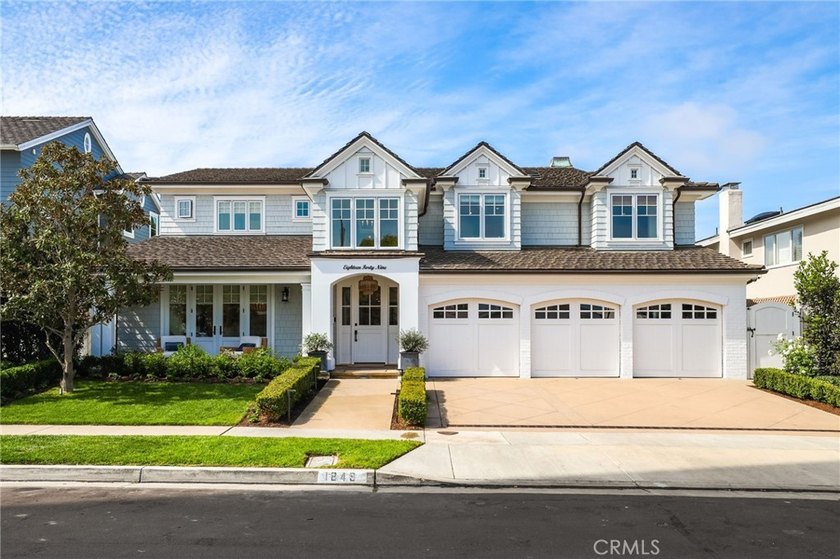 Thoughtfully designed and beautifully executed, this exceptional - Beach Home for sale in Newport Beach, California on Beachhouse.com