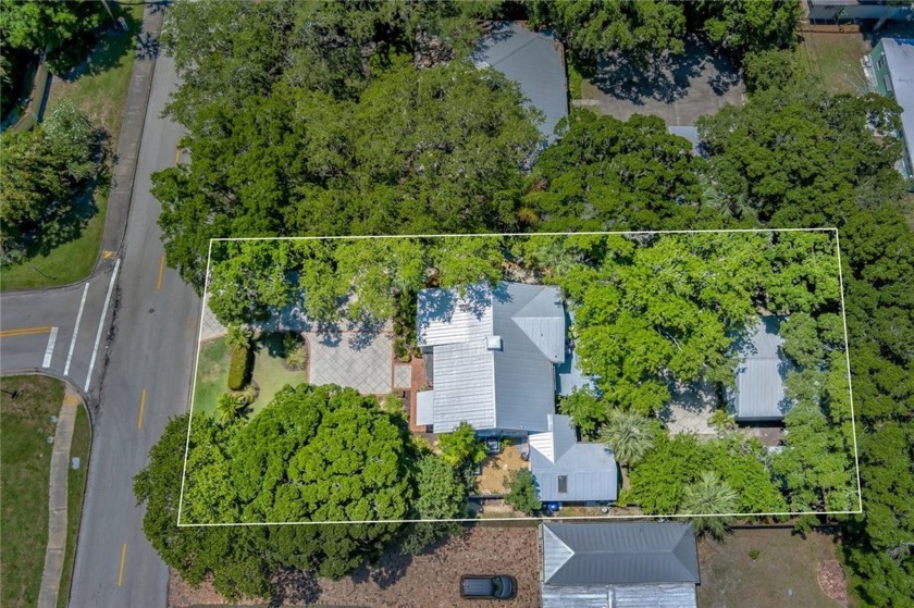 Last chance to own this Vero Beach Country Club Bungalow - Beach Home for sale in Vero Beach, Florida on Beachhouse.com