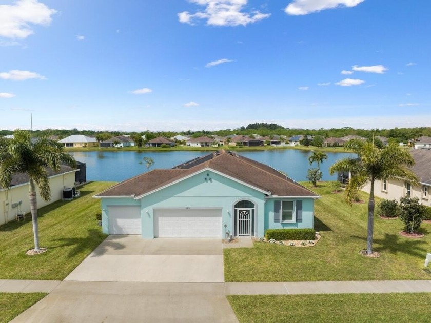 Pristine Pool Home with 3 Car Garage.  Stop looking because you - Beach Home for sale in Sebastian, Florida on Beachhouse.com
