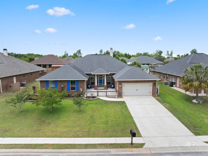 This gorgeous brick home features 4 spacious bedrooms and 2.5 - Beach Home for sale in Foley, Alabama on Beachhouse.com
