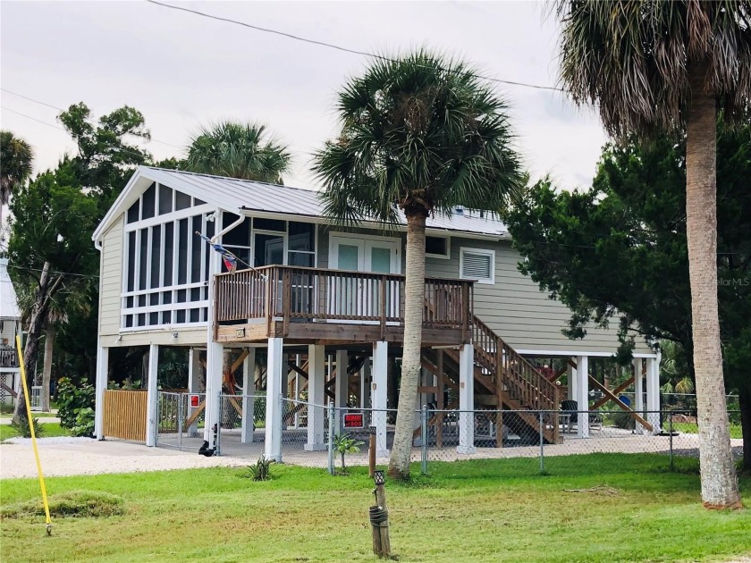 This Island 2 bedroom, 1 bathroom home is nestled in beautiful - Beach Home for sale in Weeki Wachee, Florida on Beachhouse.com
